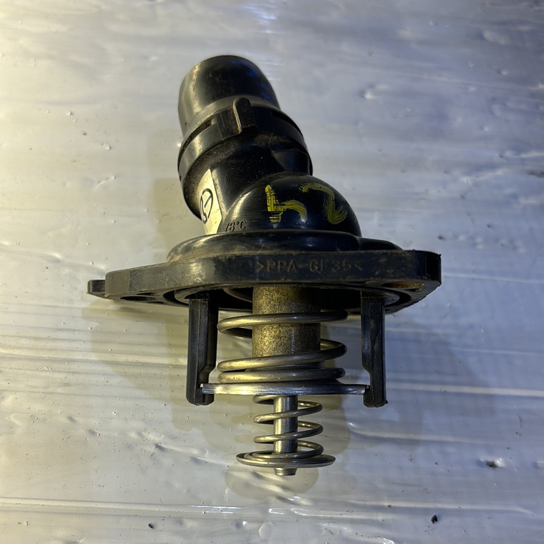 Toma De Agua Plastica con Termostato Honda K20 K24 A8