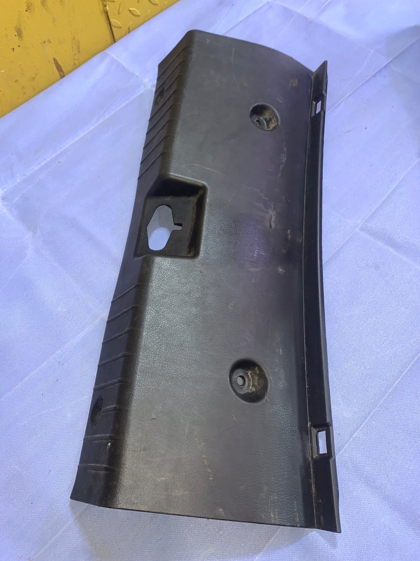 Embellecedor Inferior Maleta Chevrolet Aveo Ls