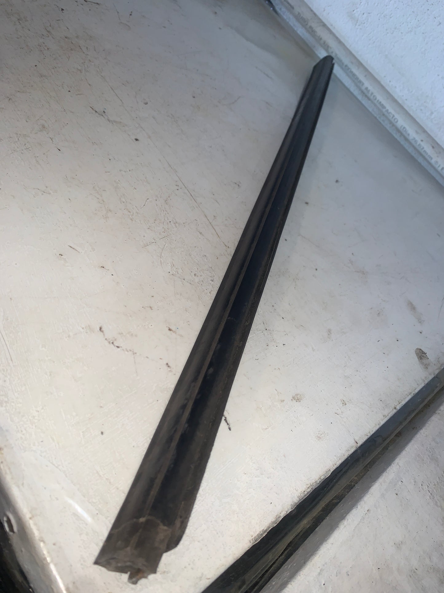 Cepillo Lamevidrio Externo Ford Escape 2001 2010