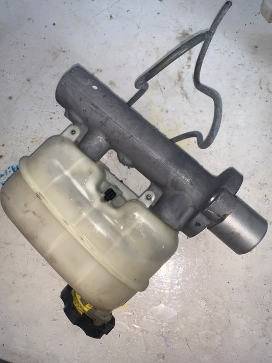 Bomba De Freno Chevrolet Silverado 2000 2005