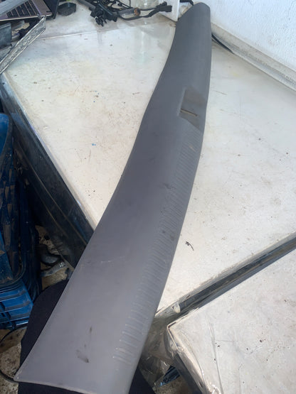Embellecedor Inferior Maleta Toyota Sienna 1998 2004