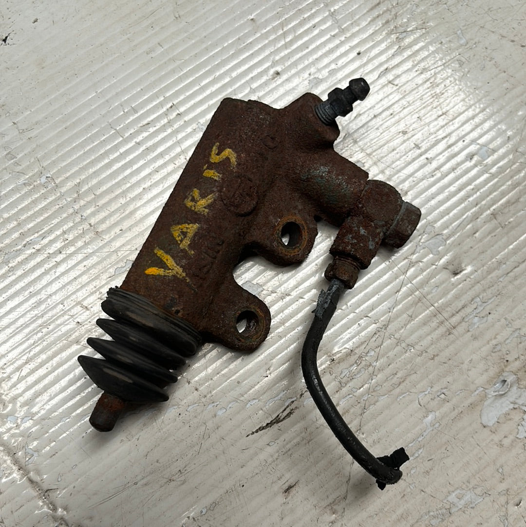 Bombin Inferior Toyota Yaris 2006 2p1p