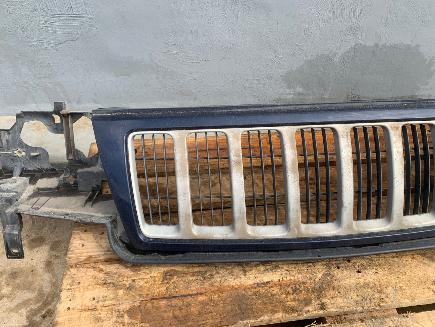 Parrilla Jeep Grand Cherokee WJ 2003 2004