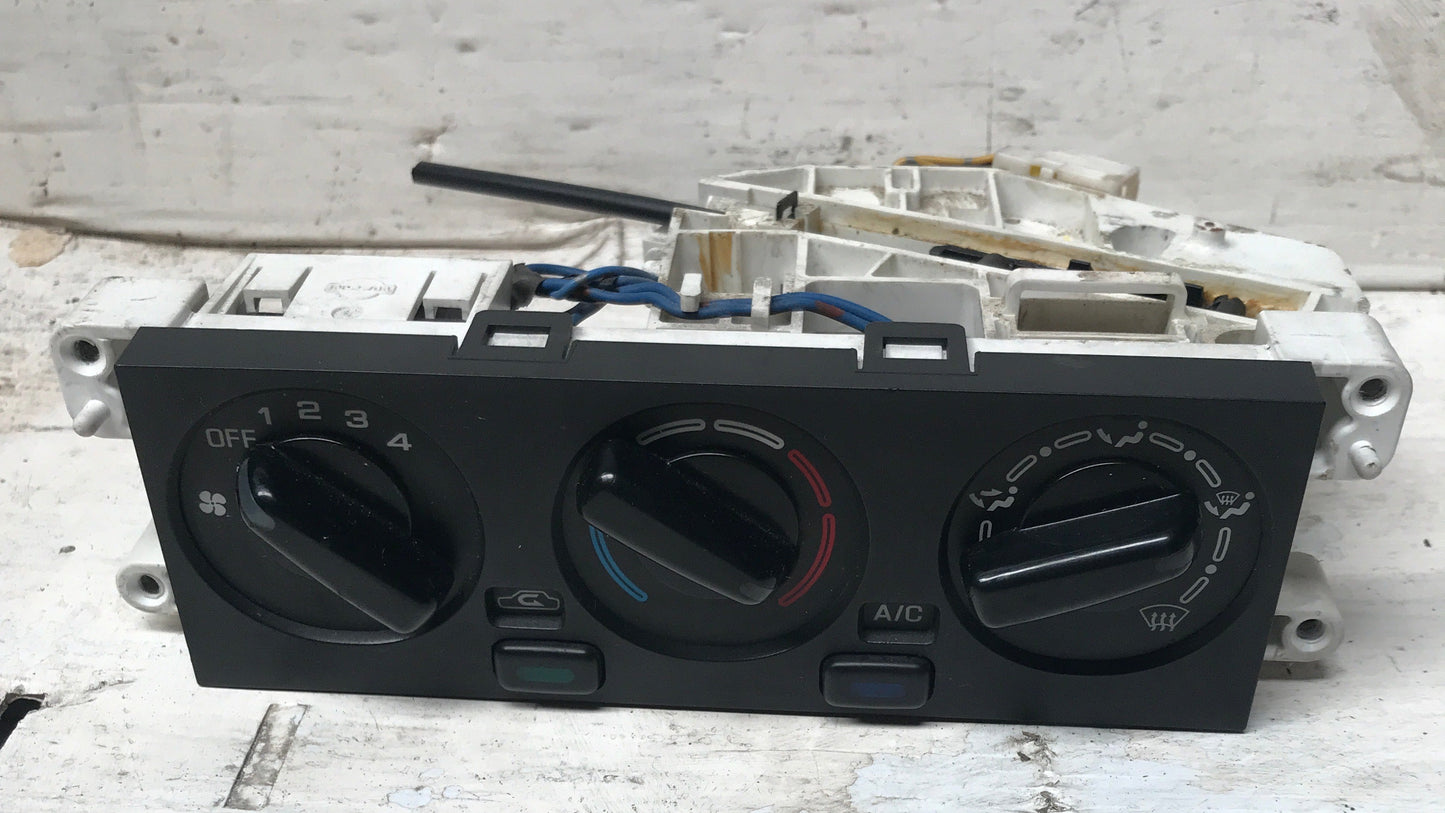 Mando Aire Acondicionado Nissan Sentra B14