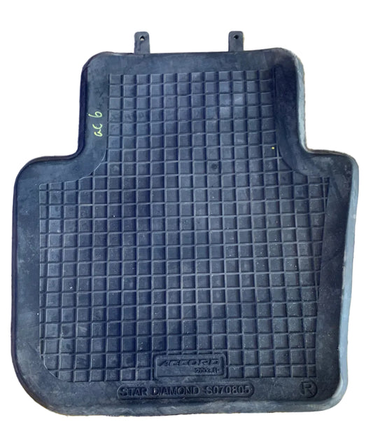Alfombra Honda Accord 2006