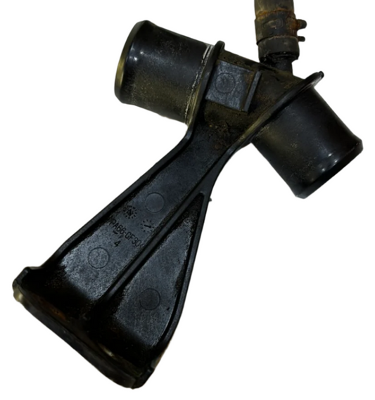 Toma De Agua Radiador Toyota Corolla GLI 2009 2014