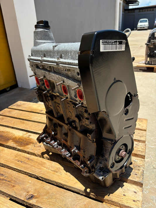 Motor 7/8 Volkswagen Bora Jetta 2004-2011 2.0L