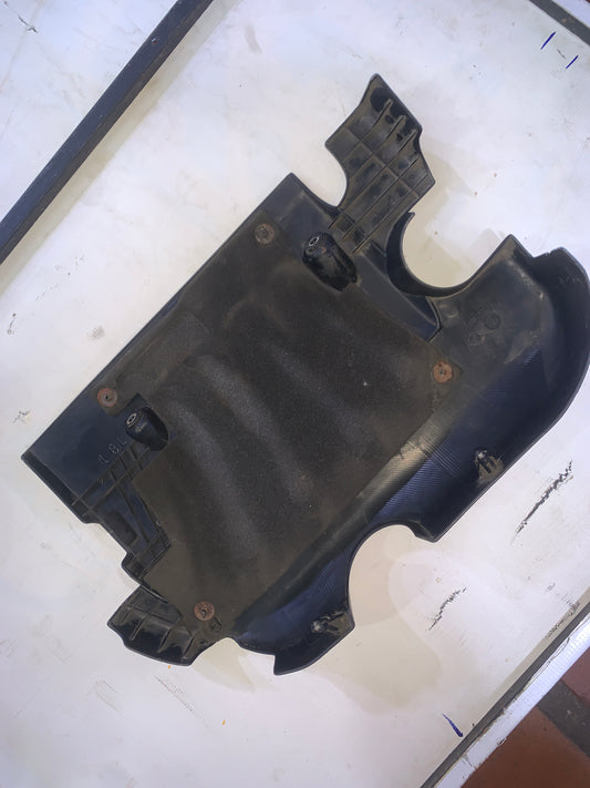 Embellecedor Motor Nissan Tiida 1.8