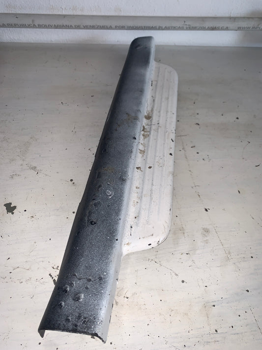 Pisa Alfombra Delantera Toyota Yaris 2000 2005