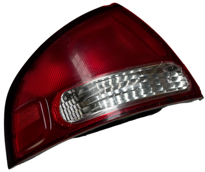 Stop Nissan Sentra B15 2001 2004 Línea Blanca