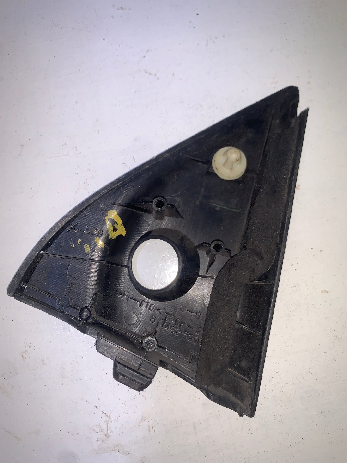 Tapa Triangulo Interno Retrovisor Toyota Yaris 2000 2005