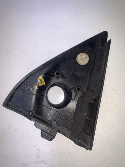 Tapa Triangulo Interno Retrovisor Toyota Yaris 2000 2005