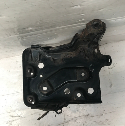 Base Soporte Inferior Bateria Toyota Yaris 2006 2010 Sport Belta