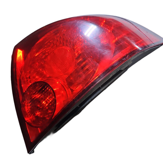 Stop Nissan Sentra B15 Fondo Rojo Original