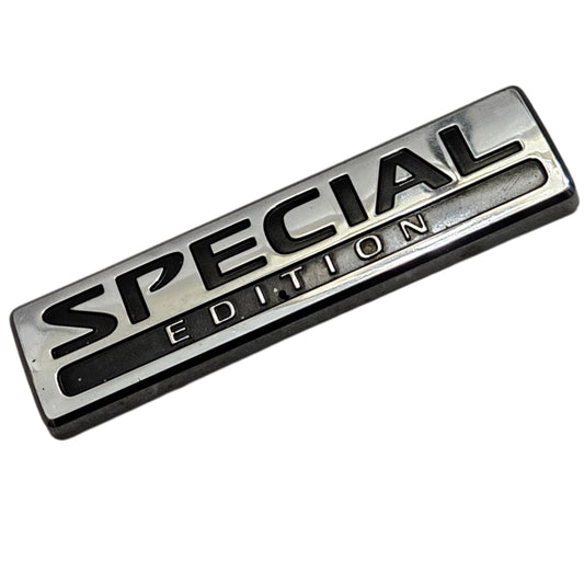 Emblema Special Nissan Sentra B15 2001 2007