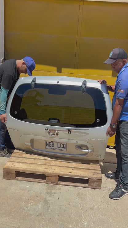Compuerta Hyundai Santa Fe 2001 2005