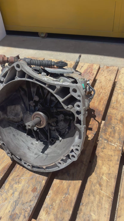 Caja Nissan Sentra B16 Tiida 2.0L Sincronico