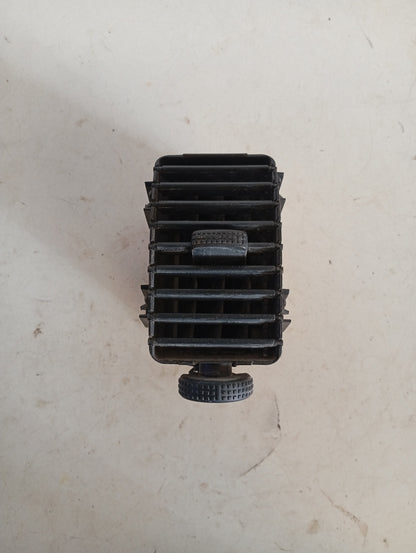 Rejilla Aire Lateral Nissan Frontier 2005