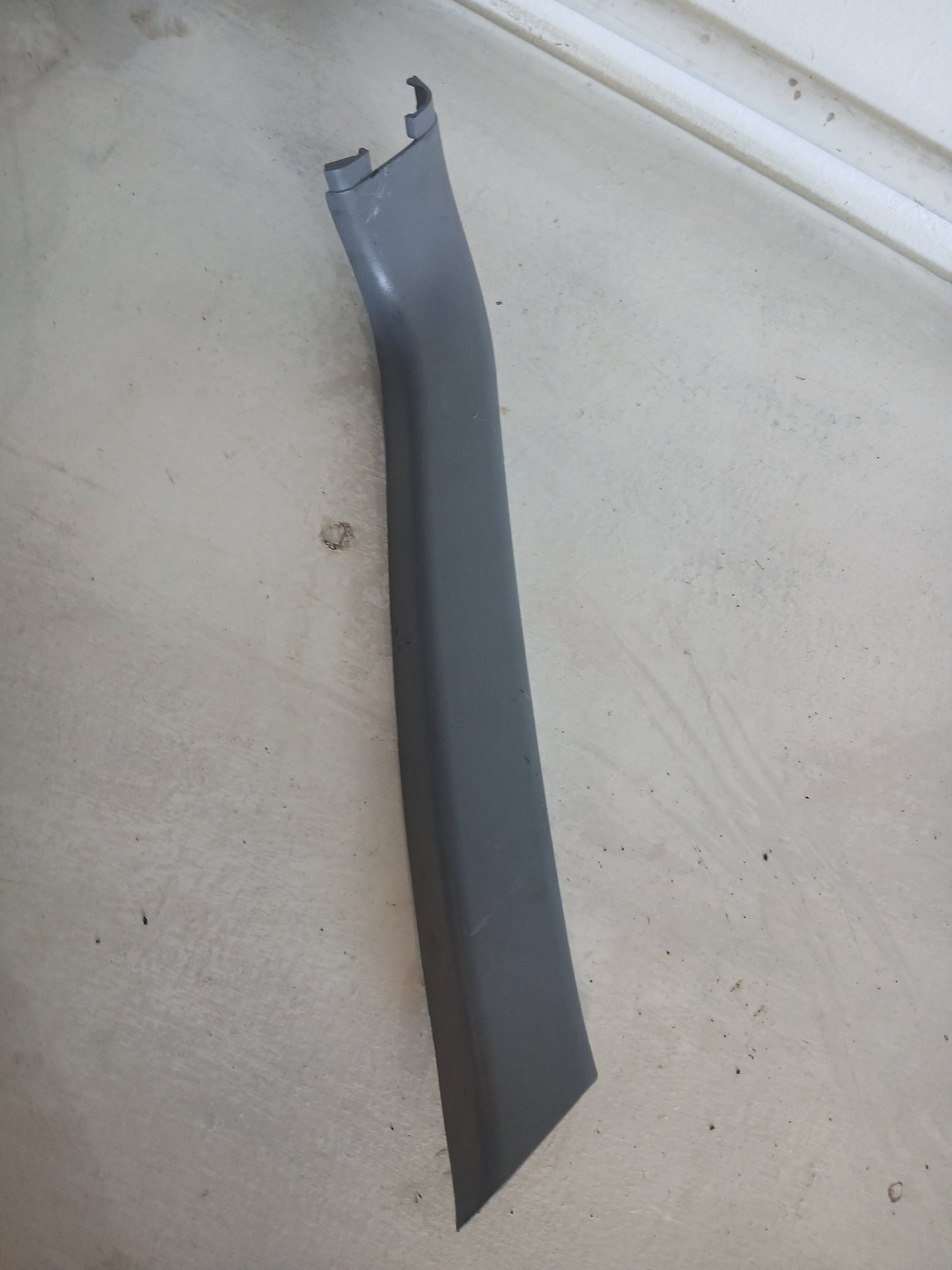 Moldura Interna Paral Parabrisa Delantero Toyota Sienna 1998 2003