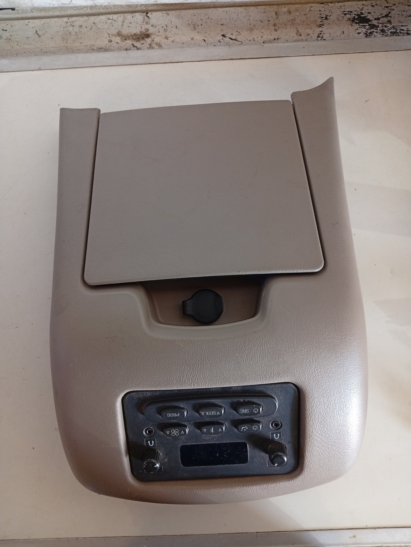 Consola Mando Aire Porta Vaso Trasero Chevrolet Tahoe 2000 2003