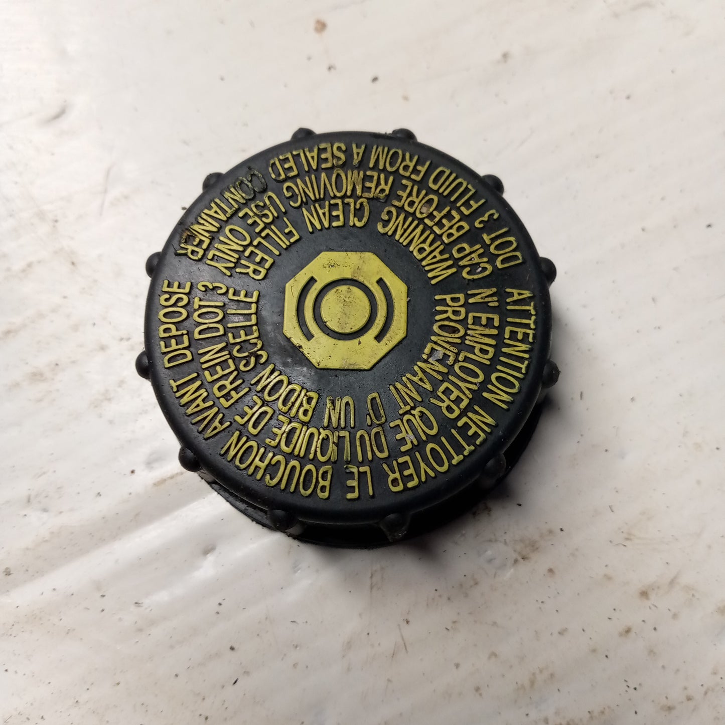 Tapa Envase De Freno Chevrolet Cruze