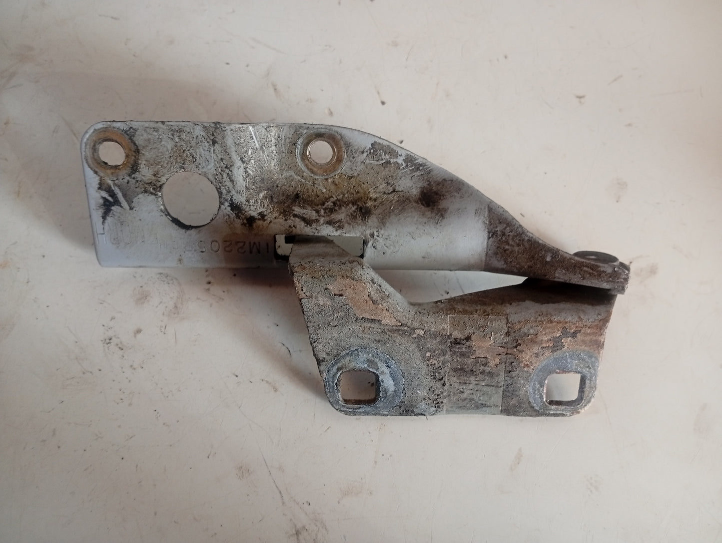 Bisagra Capot Nissan Sentra B15