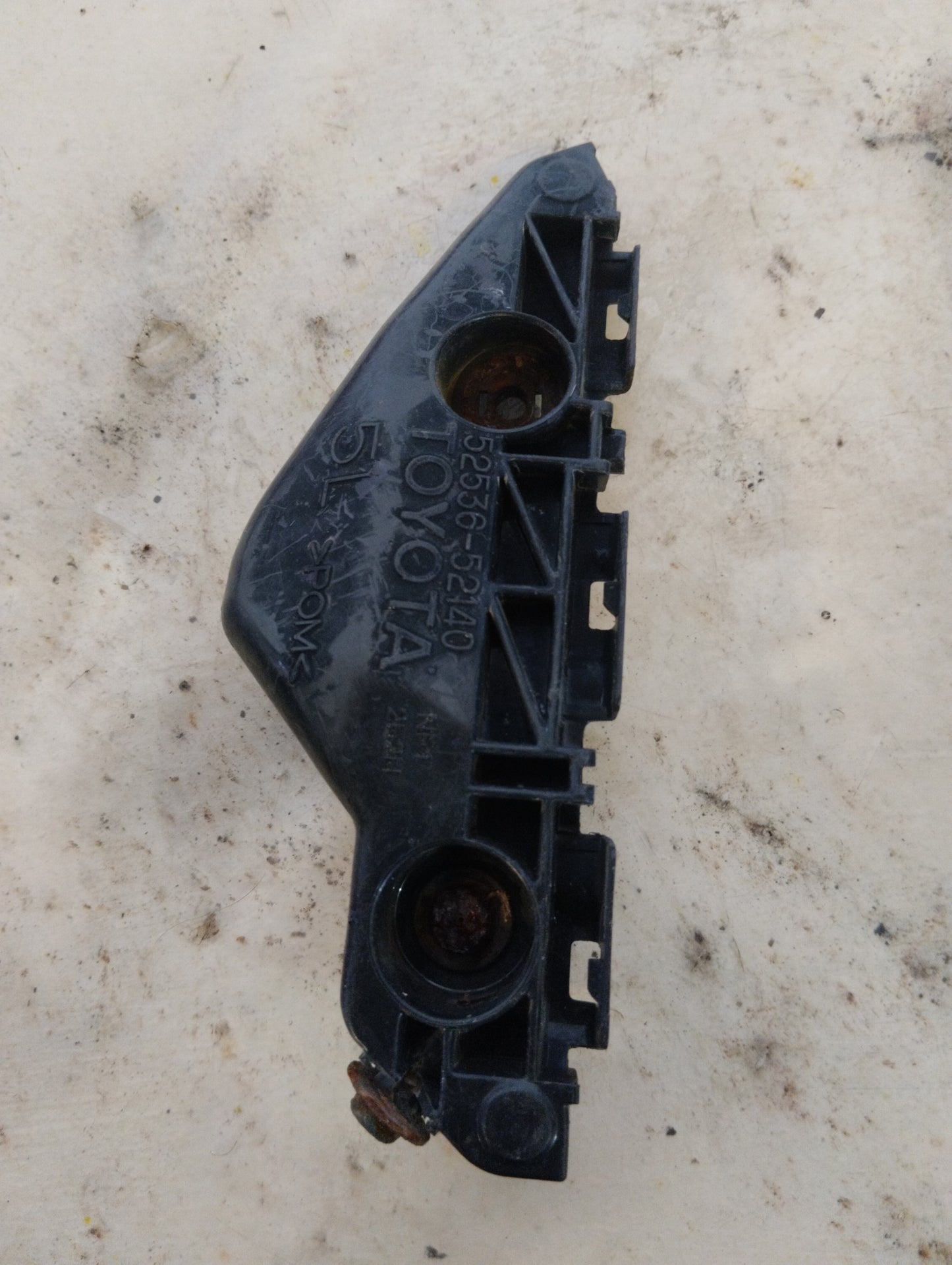 Base Parachoque Delantero Soporte Guia Yaris Belta 2007