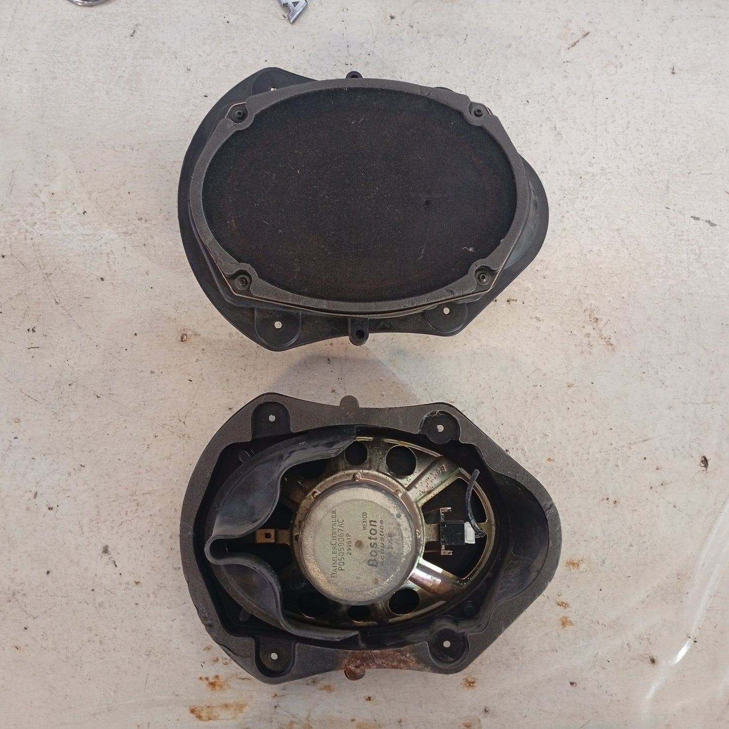 Speaker Corneta Puerta Dodge Charger