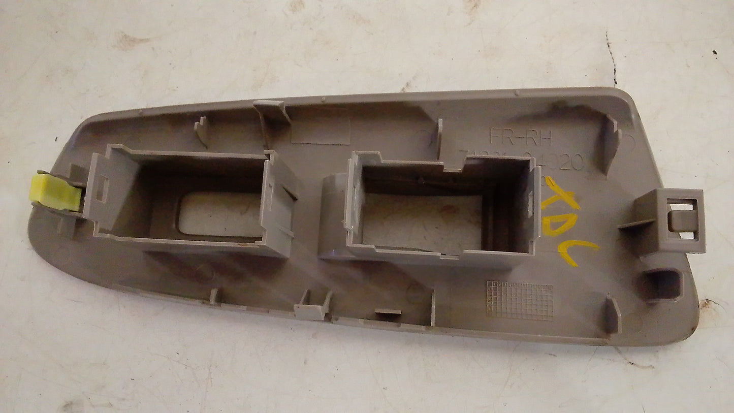 Embellecedor Mando Eleva Vidrio Toyota Tacoma 2004 2008