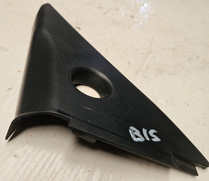 Tapa Triangulo Interno Retrovisor Manual Nissan Sentra B15