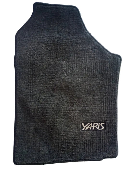 Alfombra Delantera Toyota Yaris 2008 2011