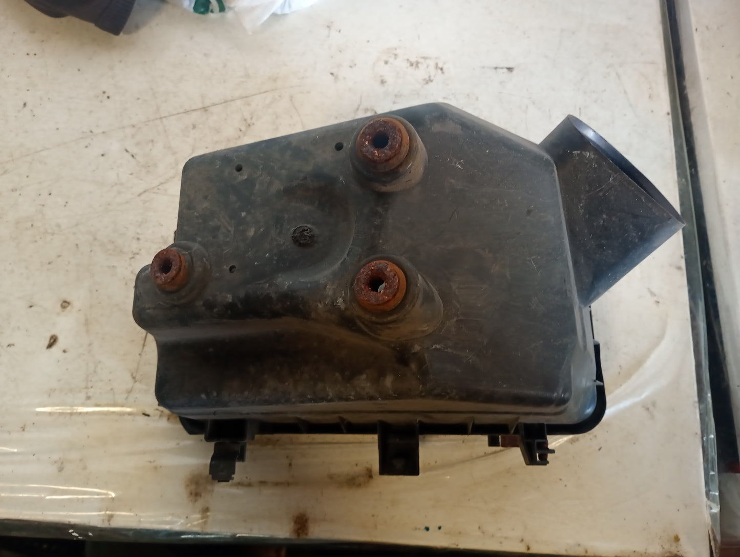 Tapa Inferior Caja Filtro Purificación Aire Toyota Highlander 2004