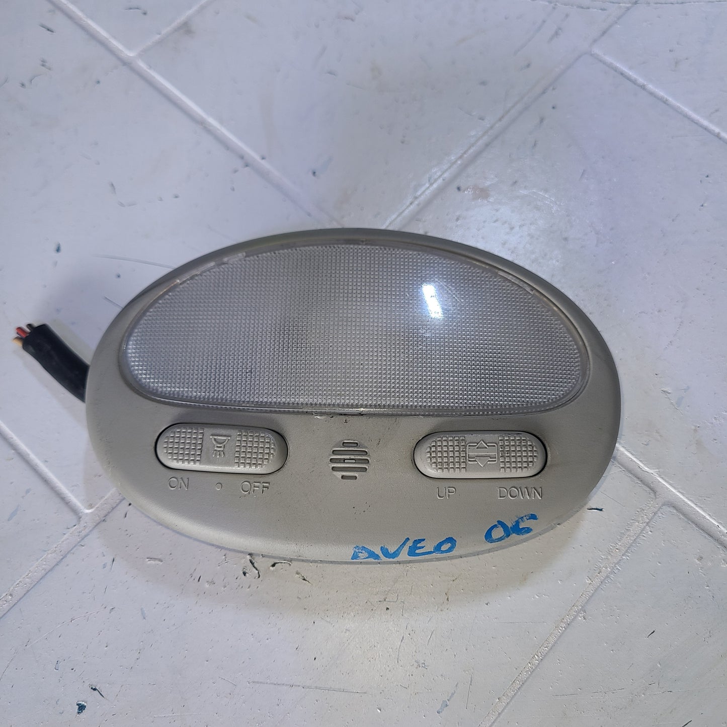 Luz Lampara Techo Quemacoco Chevrolet Aveo