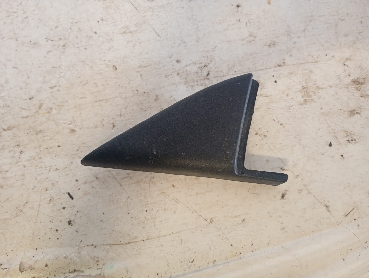 Tapa Triangulo Interno Toyota Highlander 2004
