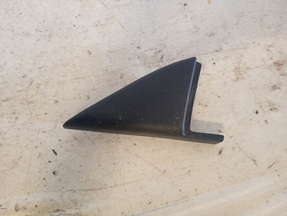 Tapa Triangulo Interno Toyota Highlander 2004