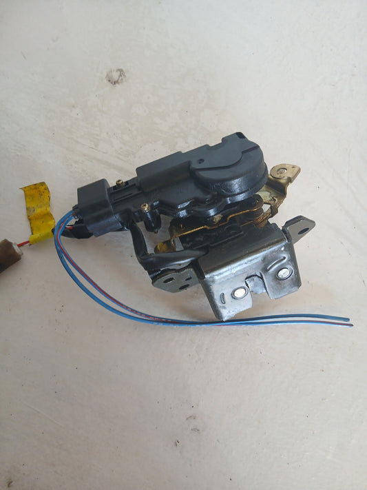 Cerradura De Compuerta Toyota Sienna 1998 2002