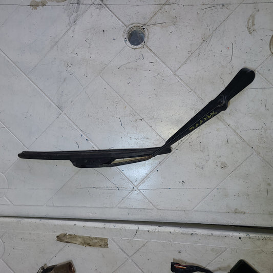 Brazo Limpia Parabrisa Trasero Nissan Xterra 2001 2004