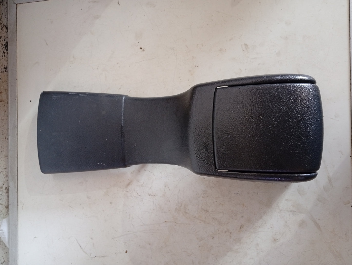 Consola Central Trasera Toyota Yaris Belta