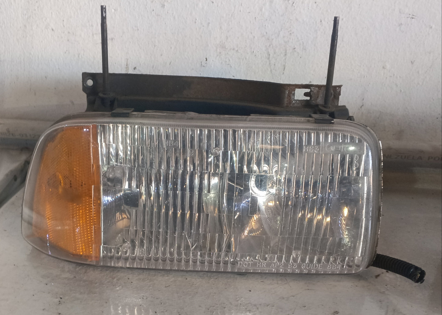 Faro Delantero GMC Sierra 1994-1997