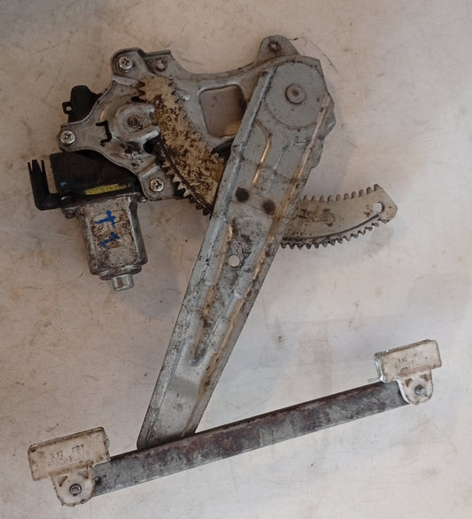 Motor Eleva Vidrio Trasero Nissan Tiida 2007 2012