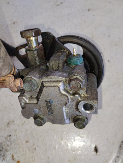 Bomba Direccion Hidraulica Nissan Sentra B14