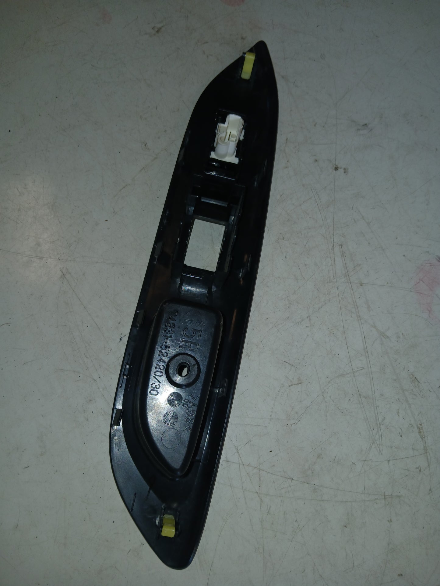 Embellecedor Mando Eleva Vidrio Toyota Yaris Belta 2007 2012
