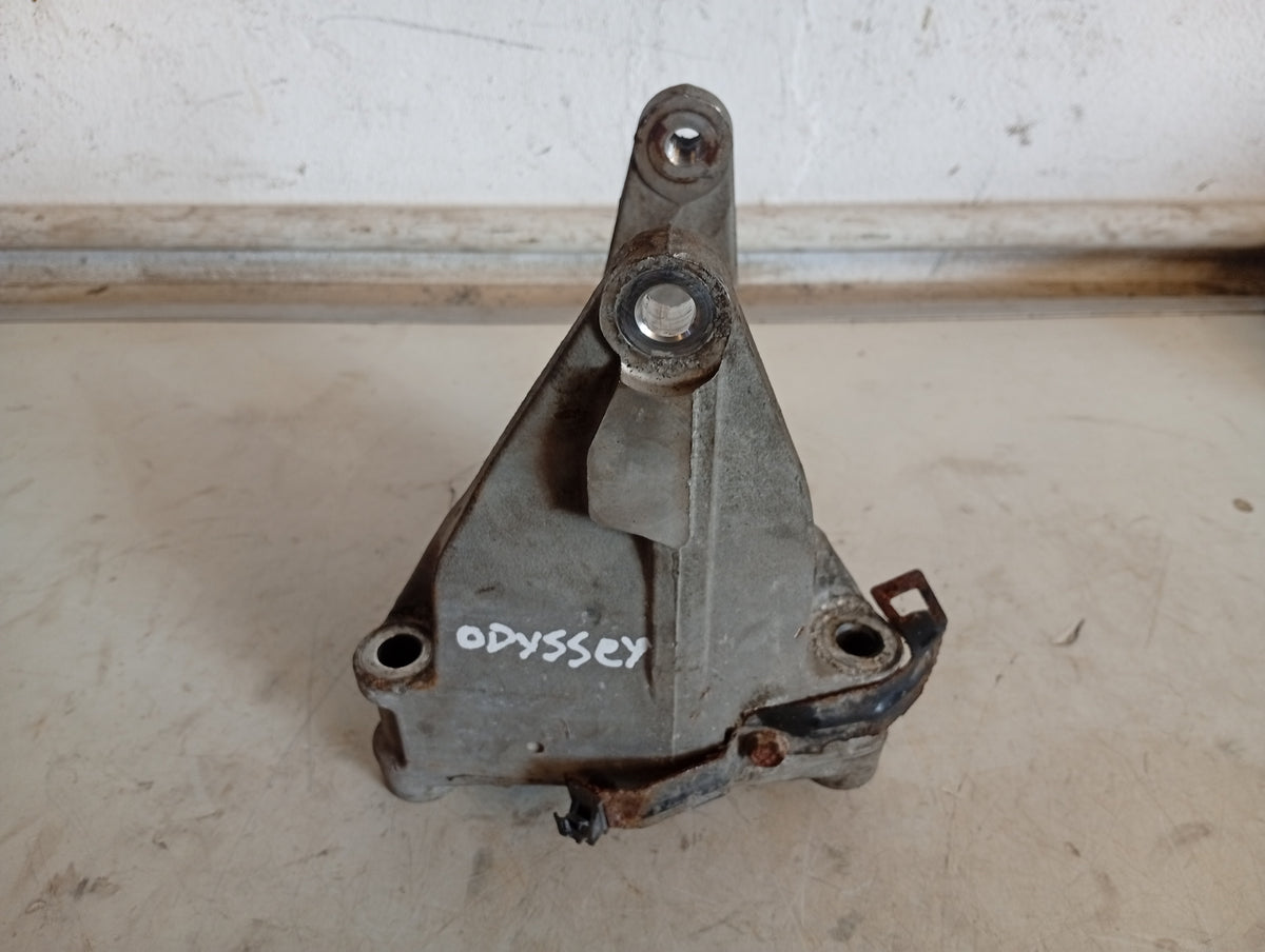Base Soporte Trasero Central Motor Honda Odyssey 2005 2010