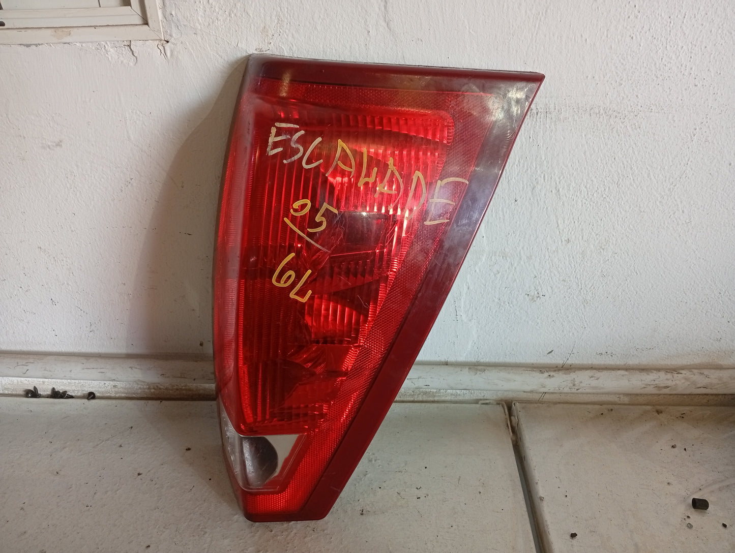 Stop Cadillac Escalade 2003 2006