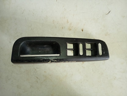 Embellecedor Mando Eleva Vidrio Piloto Volkswagen Golf Jetta