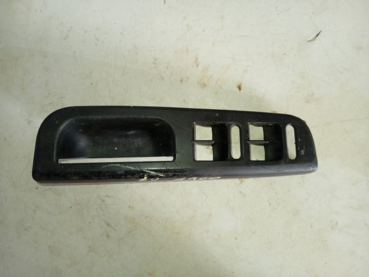 Embellecedor Mando Eleva Vidrio Piloto Volkswagen Golf Jetta