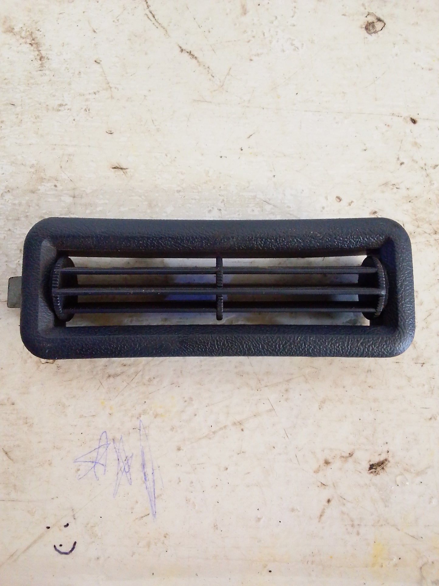 Rejilla Lateral central Chevrolet Silverado Suburban 1997