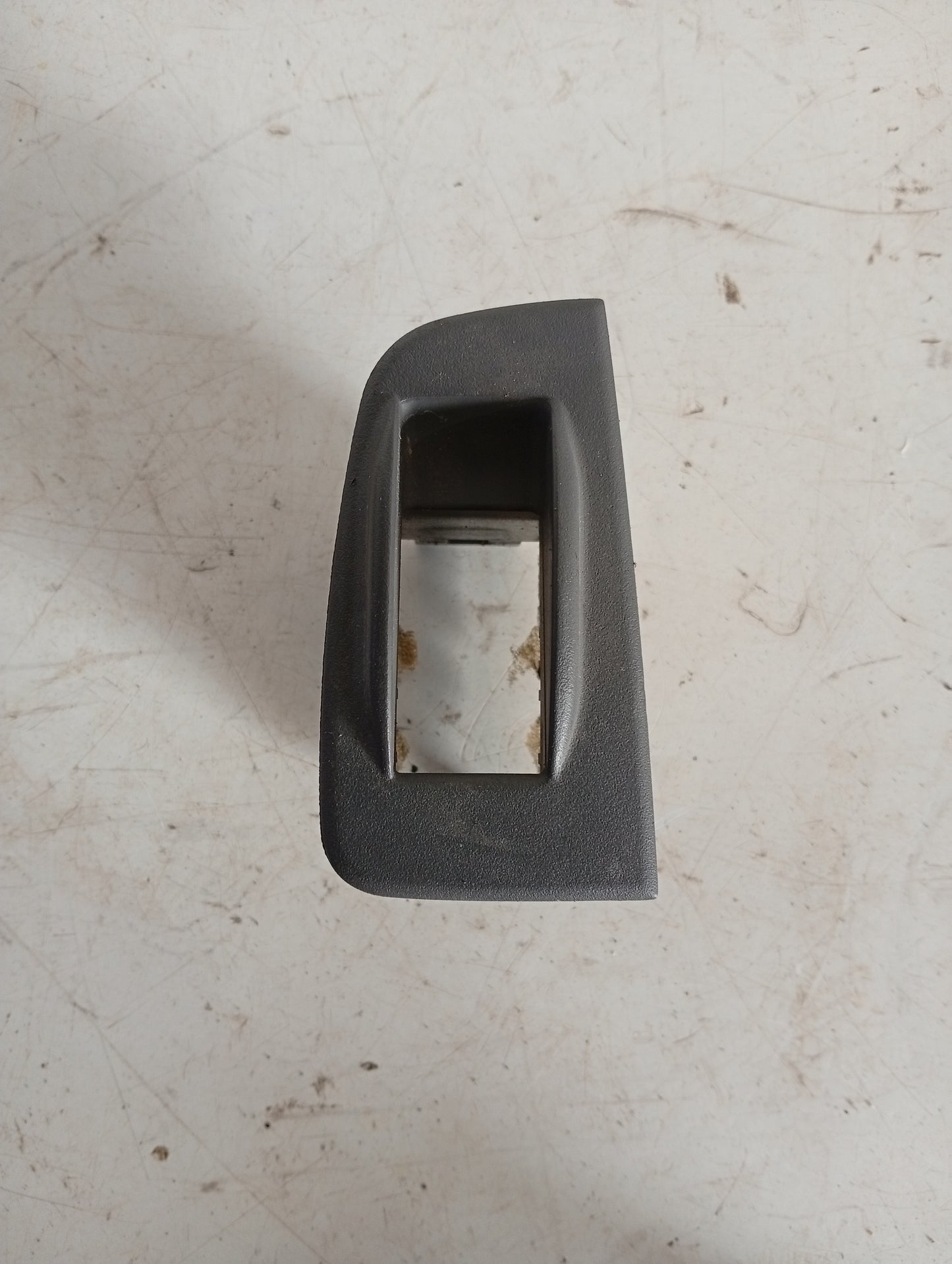 Embellecedor Mando Eleva Vidrio Toyota Camry 1996
