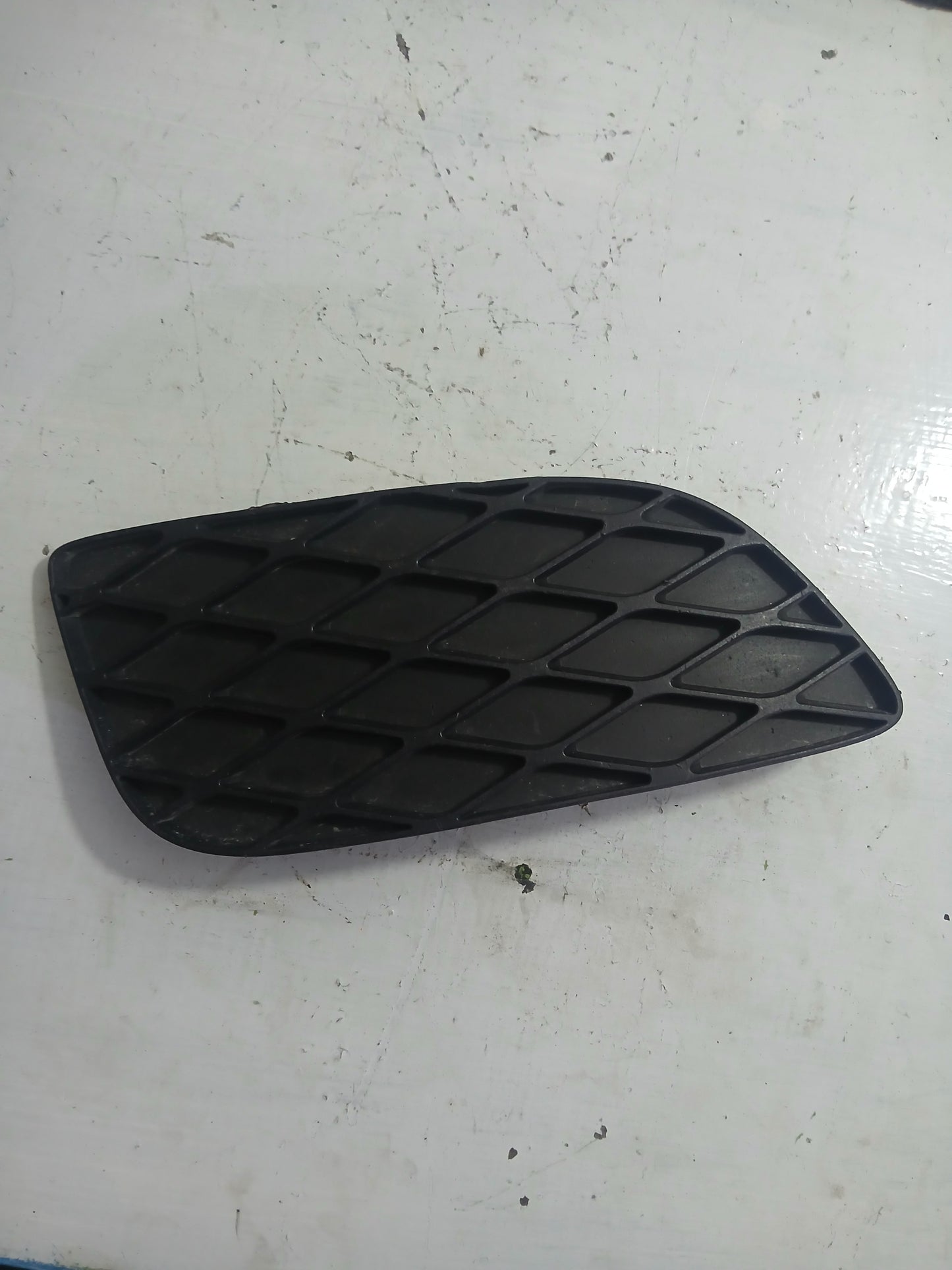 Tapa Antiniebla Yaris 2005