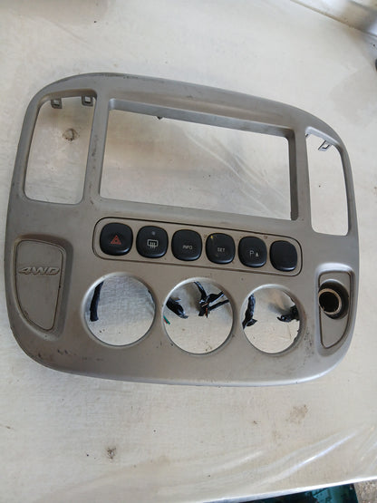 Marco Tablero Central Aire con Mando 4x4 Ford Escape 2001 2004